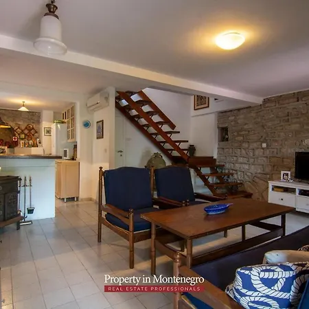 Stone House Rezevici Budva * 포드고리차