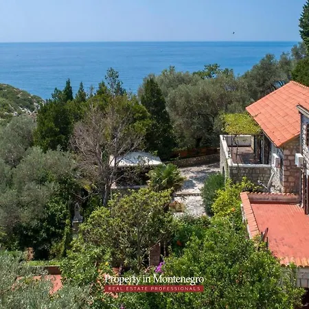 Stone House Rezevici Budva * 포드고리차