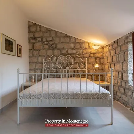 Stone House Rezevici Budva * 포드고리차