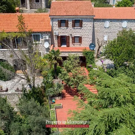 בית נופש Stone House Rezevici Budva פודגוריצה