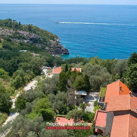 Stone House Rezevici Budva בית נופש פודגוריצה