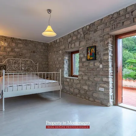 בית נופש Stone House Rezevici Budva פודגוריצה